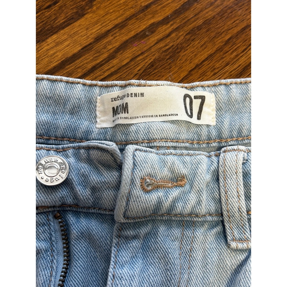 Refuge Denim Light Wash Mom Jeans High Rise Size 07 Light Blue Relaxed Fit - Picture 4 of 6